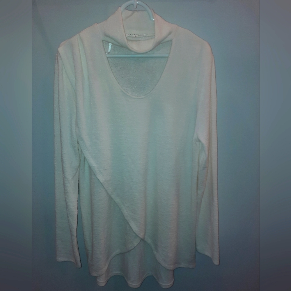 Wonderland by Orange womens large turtle neck winter white sweater EUC